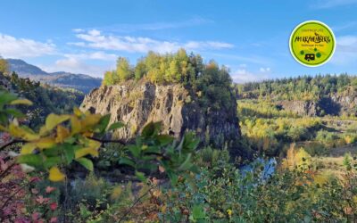 Wandern auf dem „Spur der Steine“ durch den alten Diabas-Steinbruch in Wolfshagen im Harz